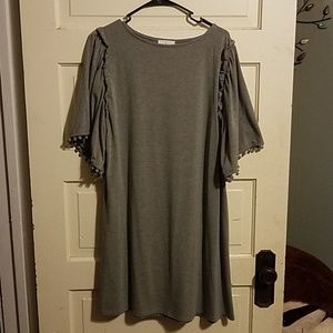 XL Dress w/flare sleeves